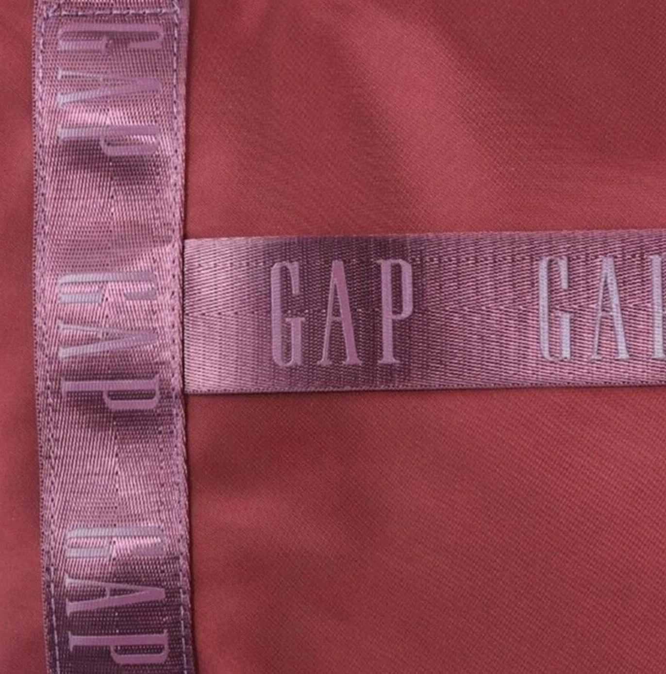 GAP Ladies RFID Nylon Tote Bag in Wine