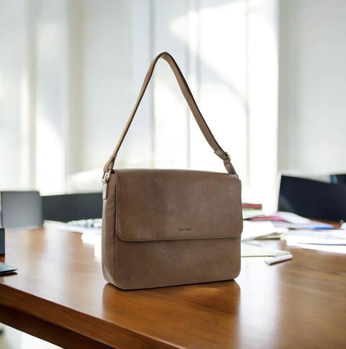 Pierre Cardin Mens Leather Messenger Bag in Oak