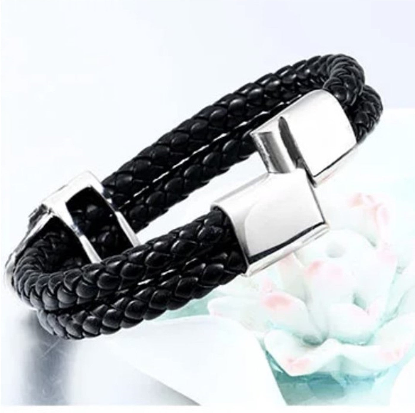 Plagiarize Skull Leather Bracelet