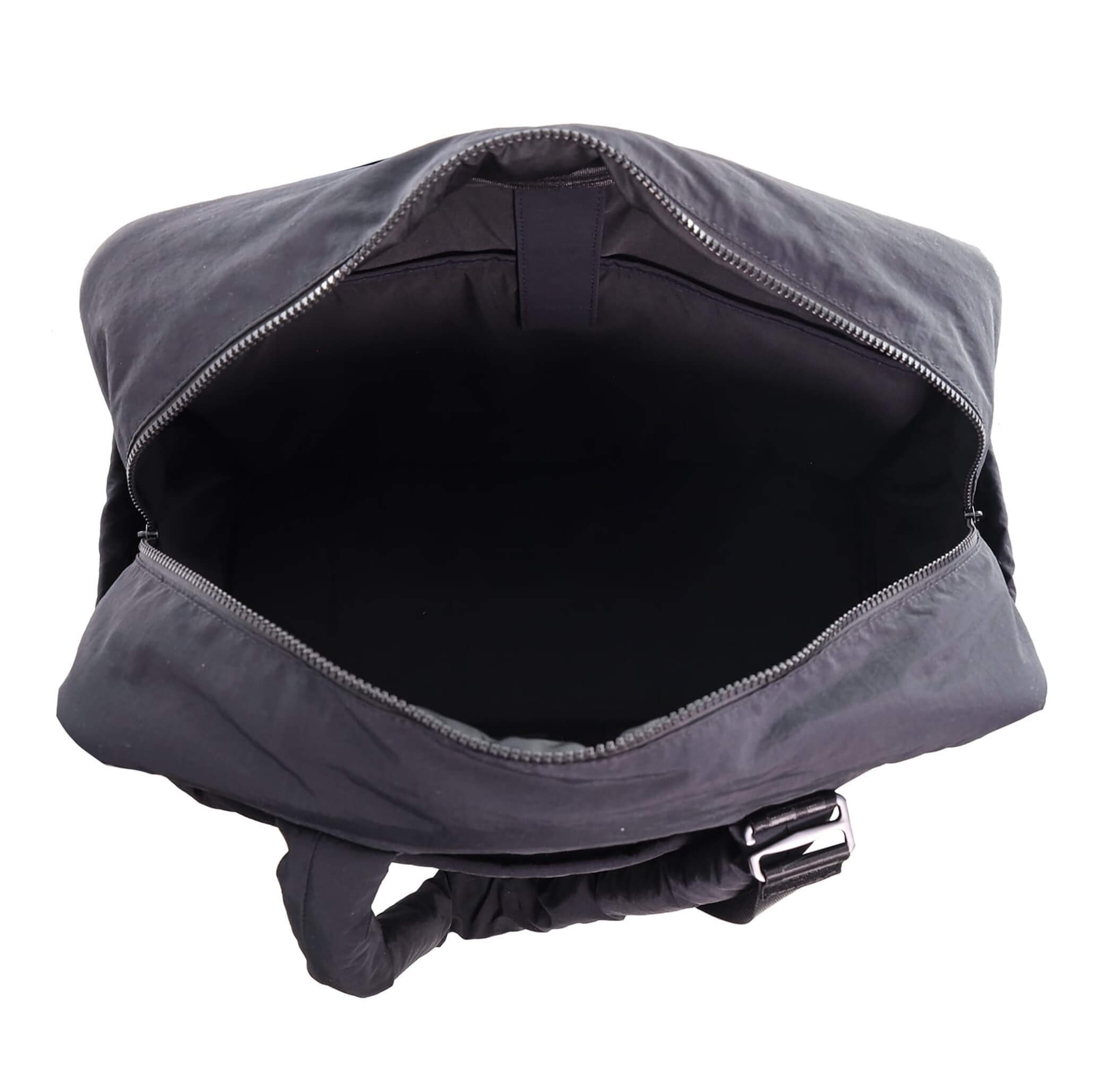 GAP 85 Nylon Modern Overnighter Tote Bag in Black