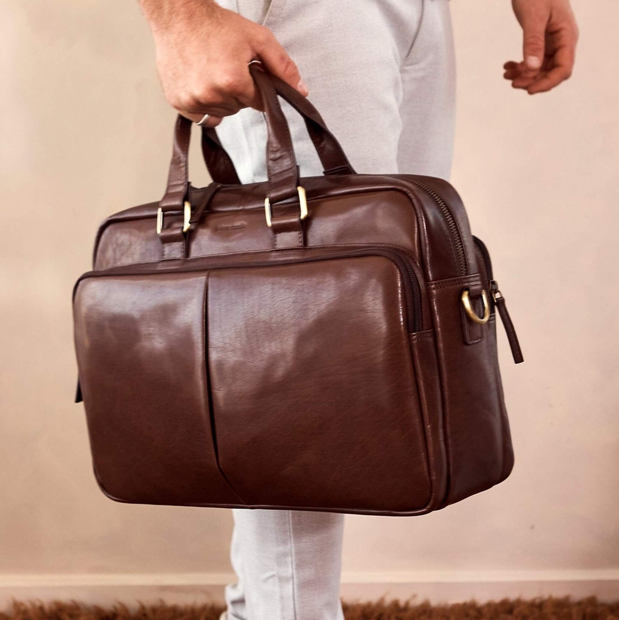 Pierre Cardin Mens Rustic Leather Business-Laptop Bag in Oak
